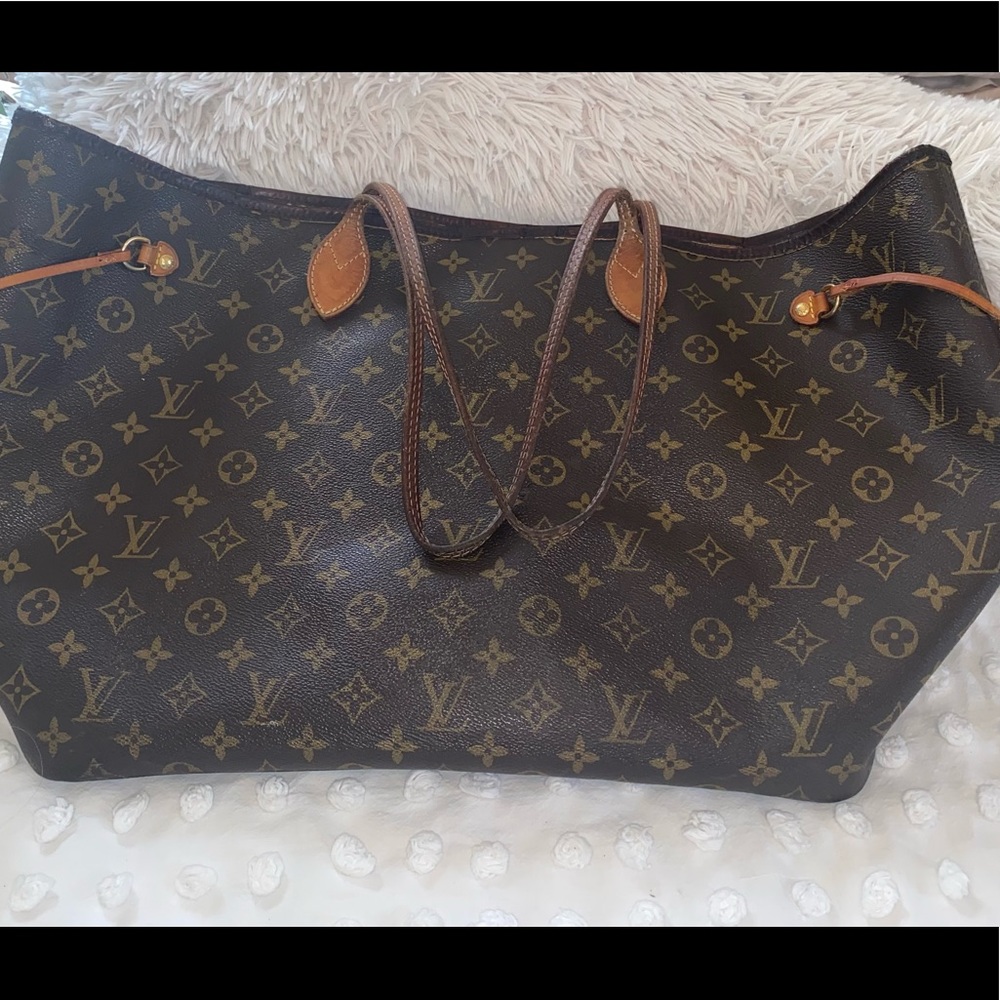 Authentic Louis Vuitton Neverfull GM